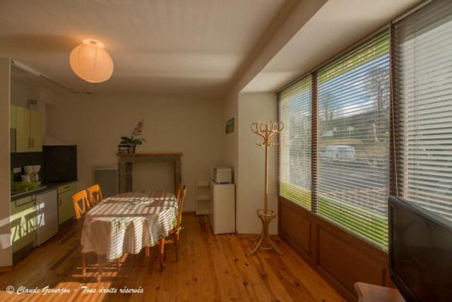 Village De Nasbinals Aubrac Electro Velo ภายนอก รูปภาพ